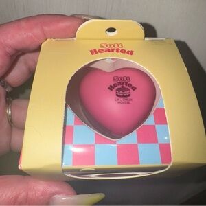 Soft hearted lip & cheek mousse